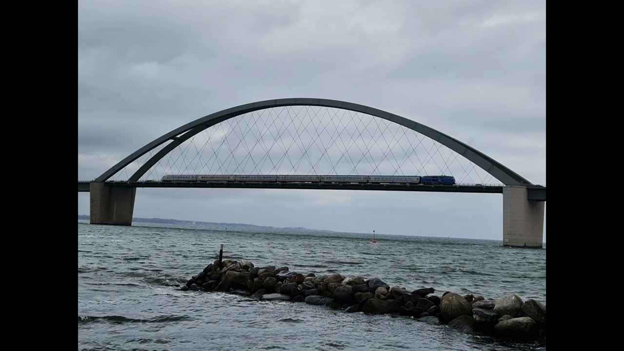 MTU 16V 4000 R41 im Leerlauf.