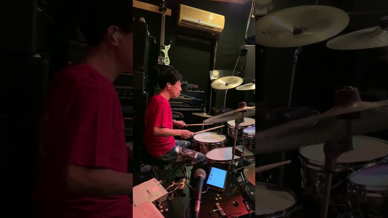 ライブ中。横から見る孝三さんが大好きだった。 #ドラム #ドラム叩いてみた #菅沼孝三