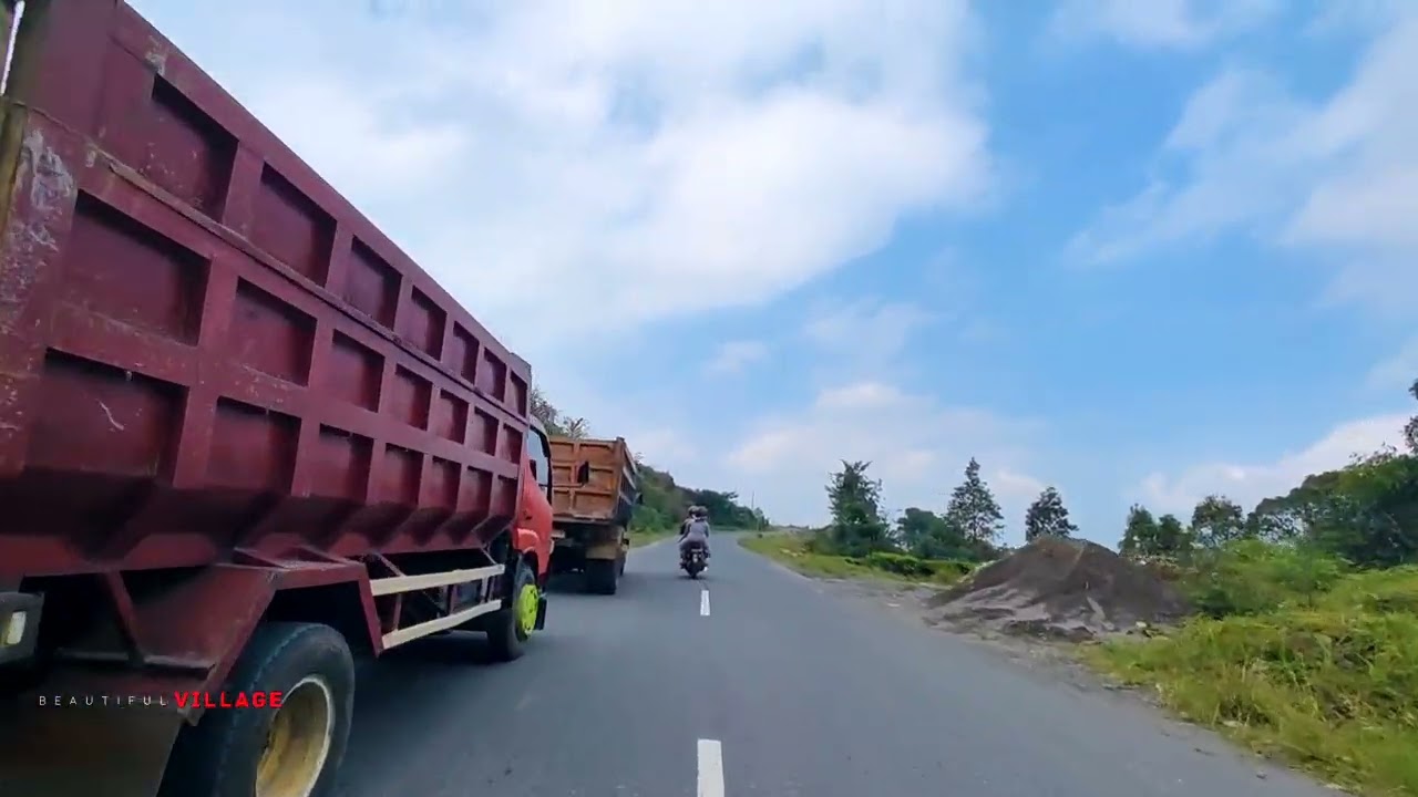 Indonesian Rural Atmosphere | Indonesian countryside amidst enchanting nature  | Beautiful Village