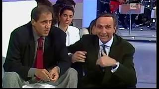 Video thumbnail of "Adriano Celentano spiega come si innamorò di Claudia Mori Serata D'Onore 07.04.1989"