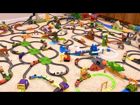 Video: Thomas Trackmaster se potrivește pe șine de lemn?