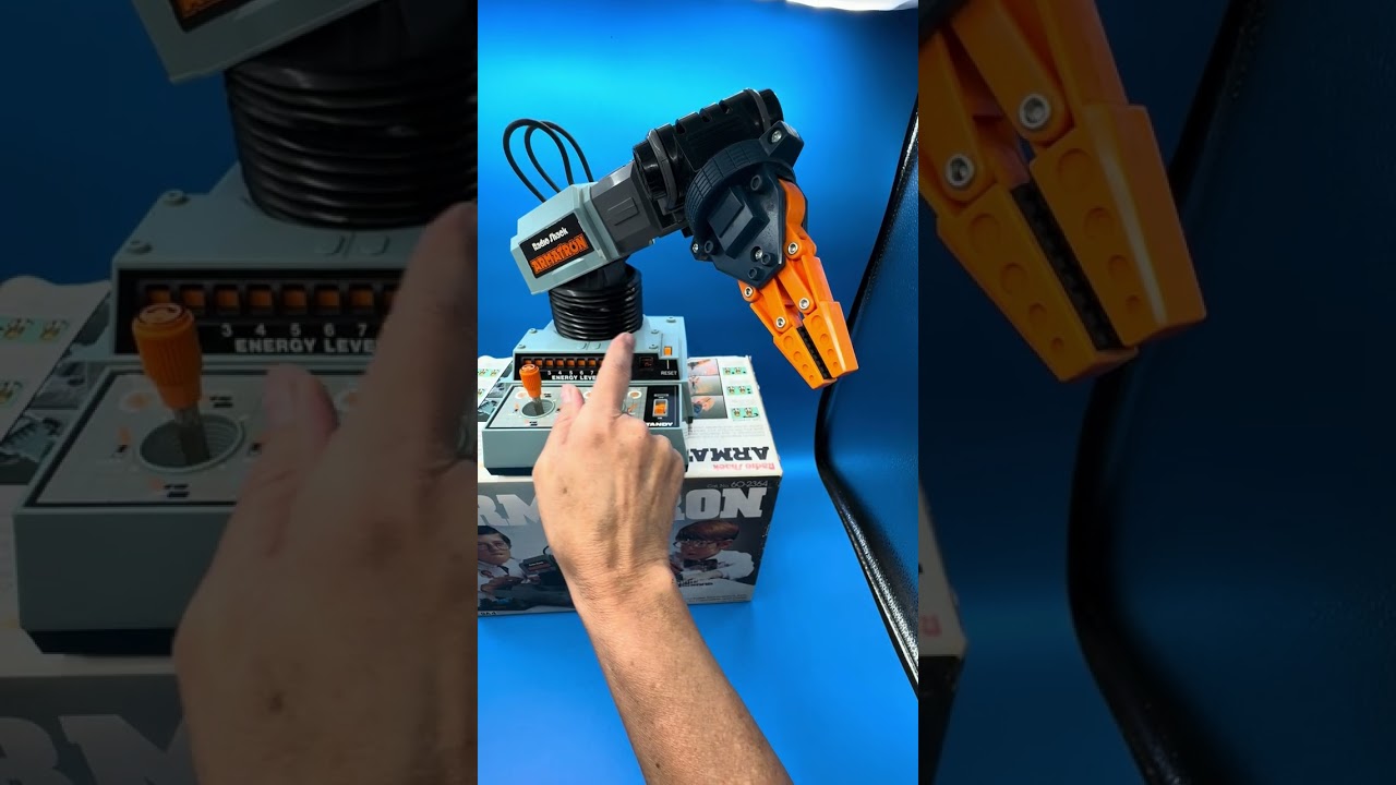 Vintage 1980s Radio Shack Armatron Robotic Arm 60-2364 w/ Box Tandy