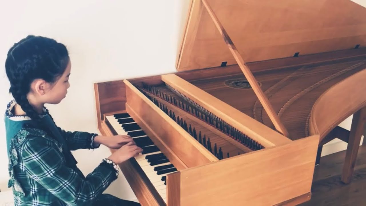 (Baroque Dance) Bach Menuet in G major, BWV843 - Joy Yin (10y)