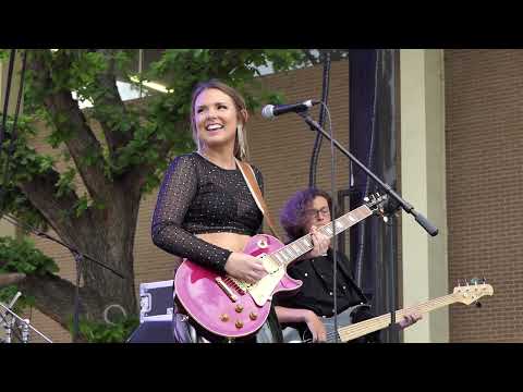 Ally Venable - Use Me - 42922 Dallas International Guitar Festival