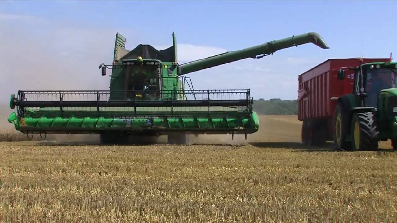 Moisson - harvest du blé avec John Deere S690