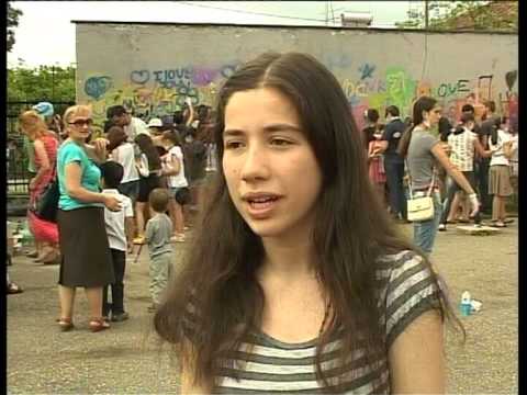 პირველ საჯარო სკოლაში  ქუჩის ფესტივალი „არტ აქტივი\" გაიმართა სადაც 5 მად....