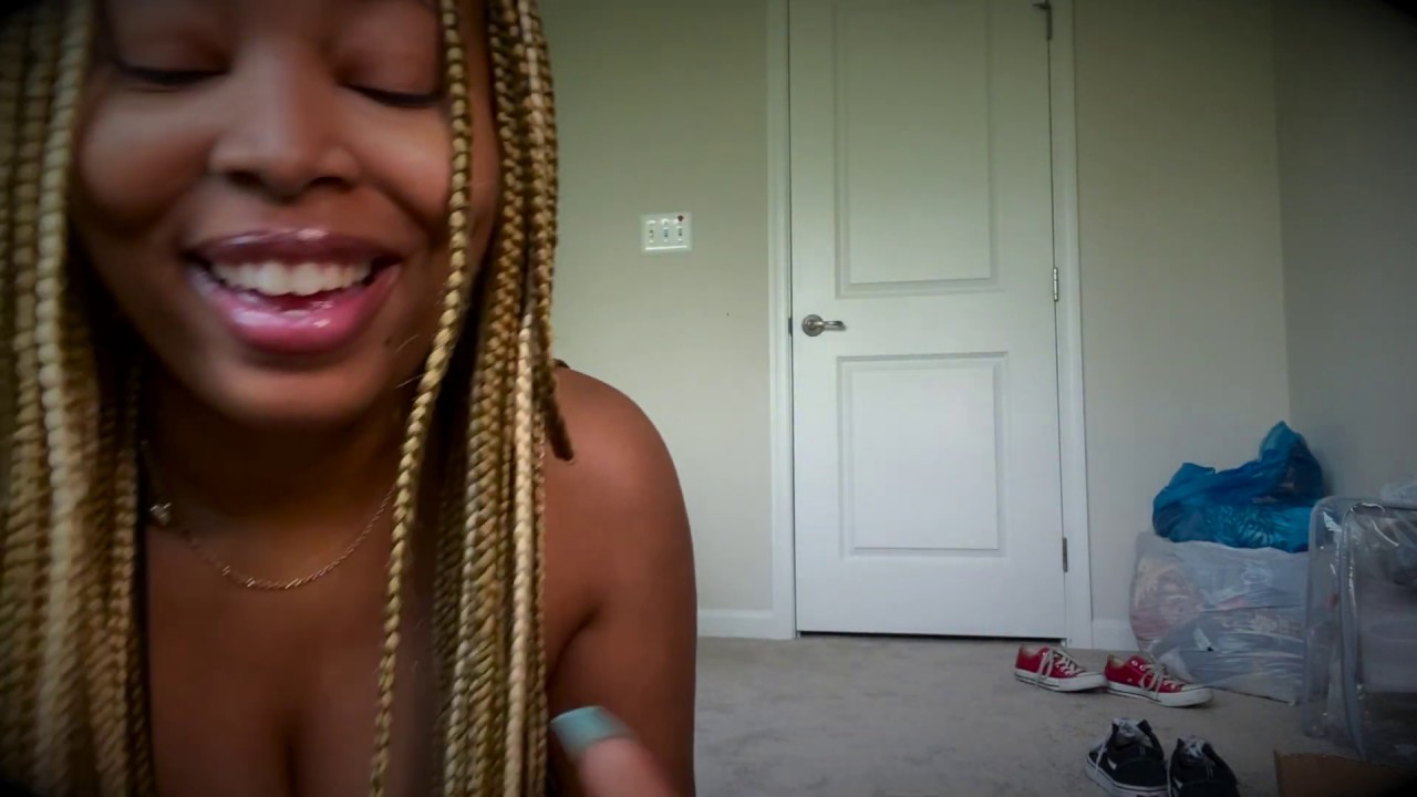 ASMR Gummie Eating Sounds | CHICASNACKS