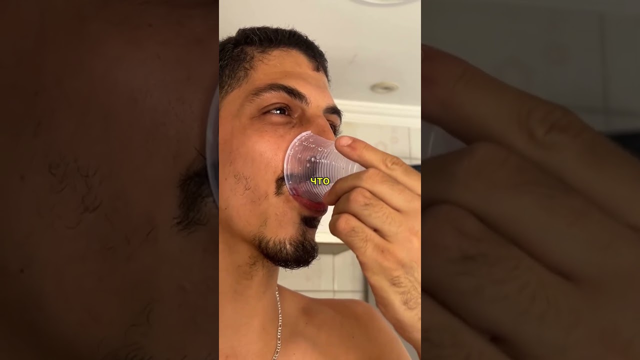 Она режет стакан перед каждым глотком 😲🥤