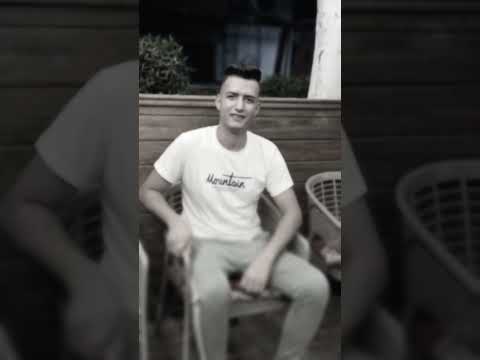 كلها فرحانه بالعضلات