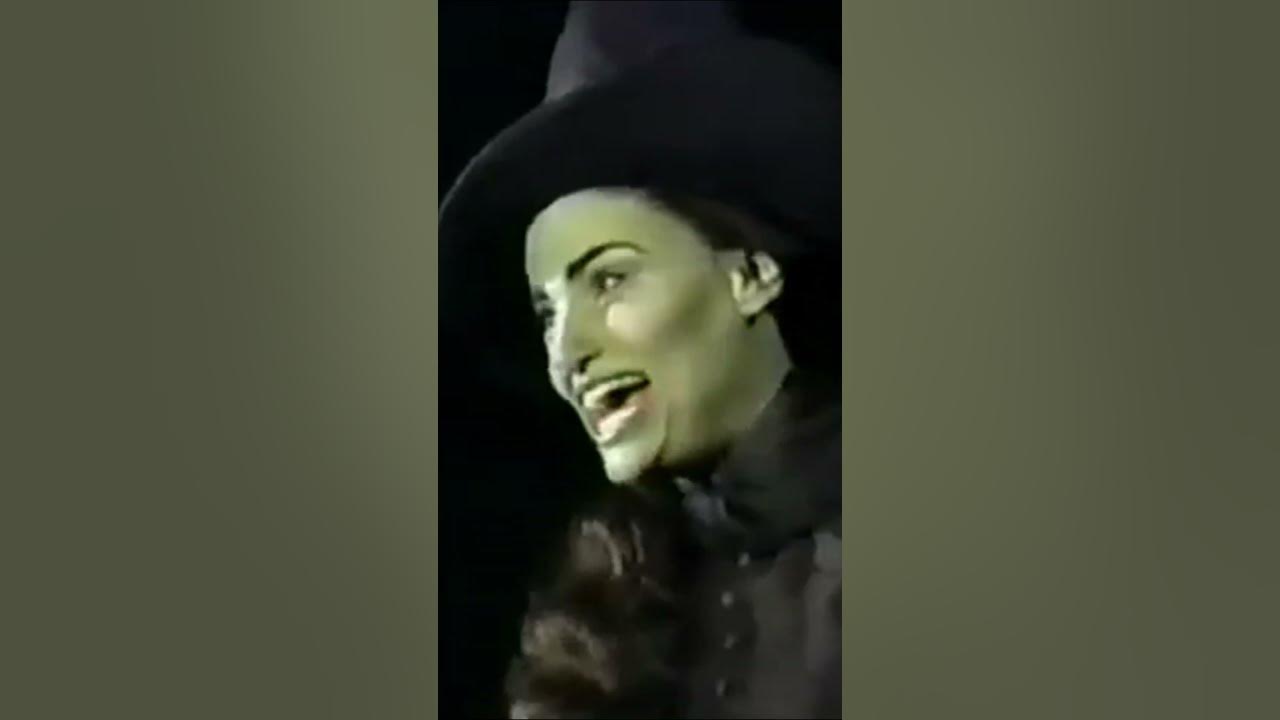 Idina Menzel singing defying gravity on the late show  #broadwaymusical #broadway #musical