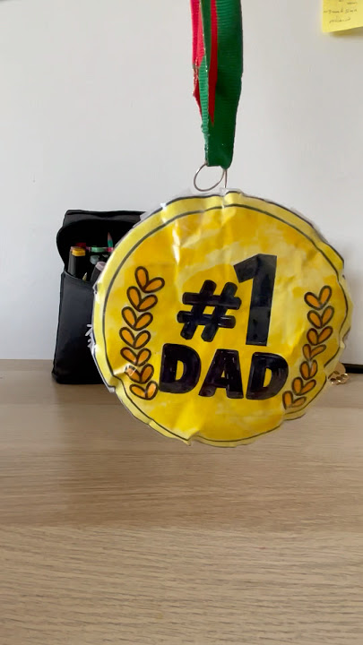 Father’s Day Medal Squishy | DIY Father’s Day Craft Gift Ideas For Father’s Day #fathersday #medal