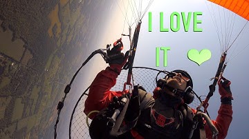 Paramotor NUT doing what he loves! ( wingovers @ 5.09)