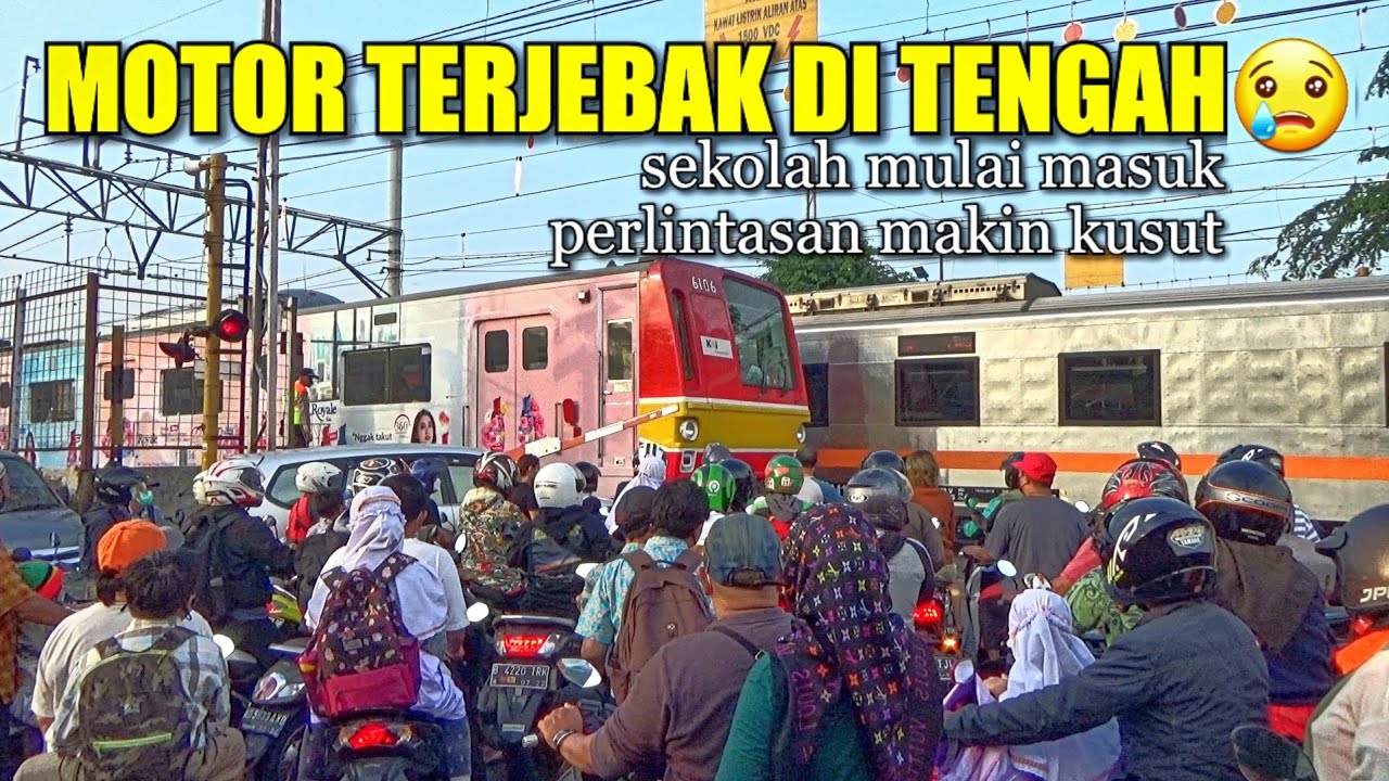 RUSH HOUR PONDOK JATI‼ BUKAN Menerobos Perlintasan Kereta Api.. Tapi Beneran MACET