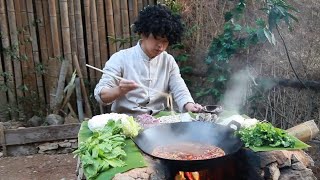 在山里煮火鍋，土灶燒柴直接吃，這火鍋吃的帶勁【村意】