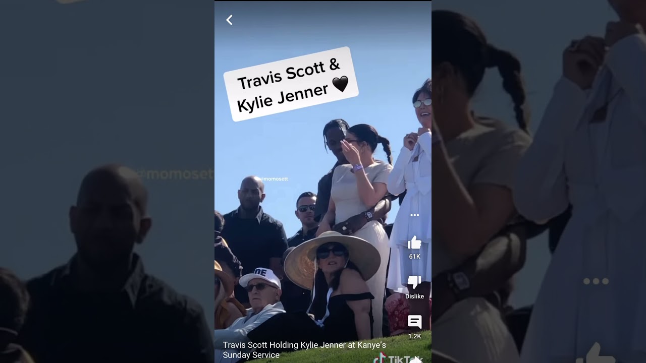 Travis Scott holding Kylie’s ass