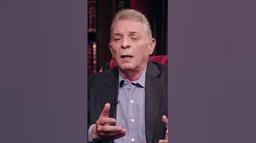 ليه محمود حميده طلع معقد رغم كل الدلع اللي شافه وهو صغير السيرة 