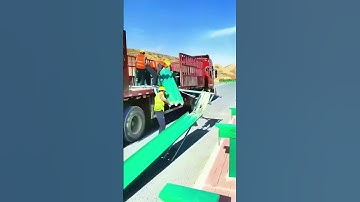 Guardrail installation site, a worker’s move stuns everyone!