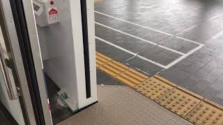 大阪モノレール千里中央駅ホームドア