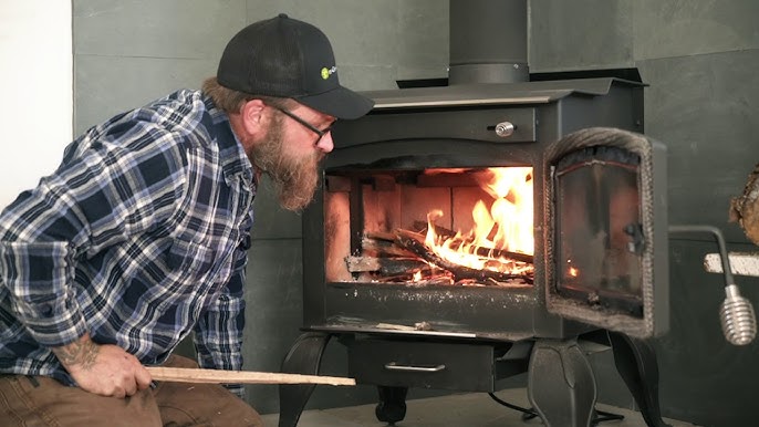 Comment réussir son feu de bois ? La technique de l'allumage inversé, et  les pièges à éviter 