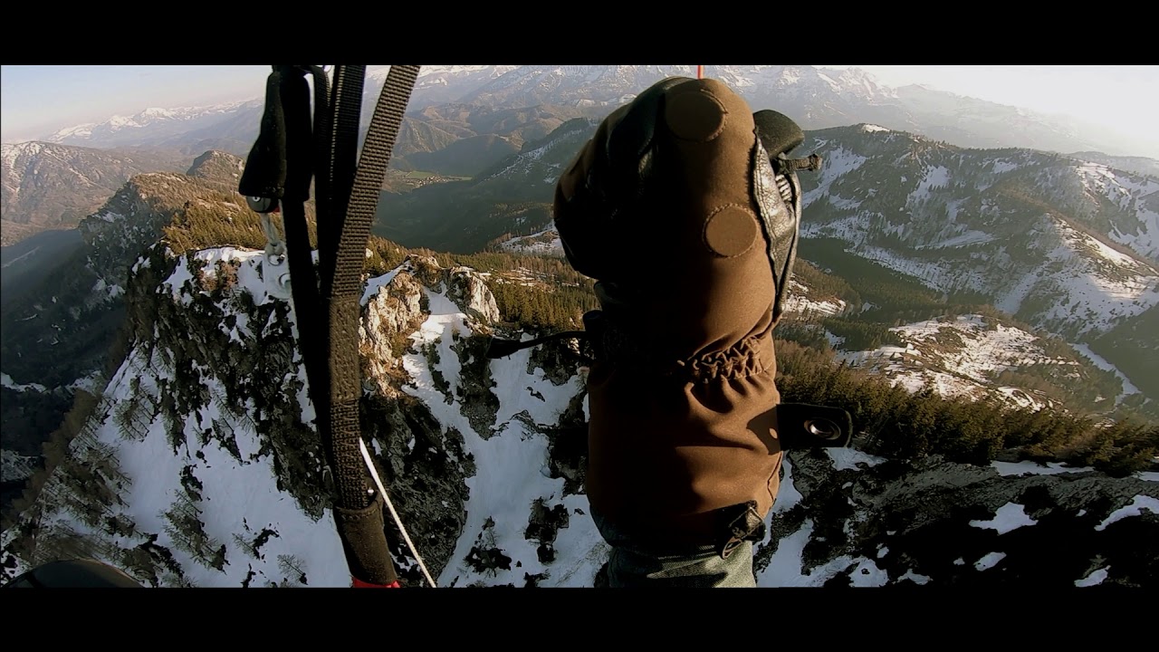 Gleitschirmflug über die Kremsmauer