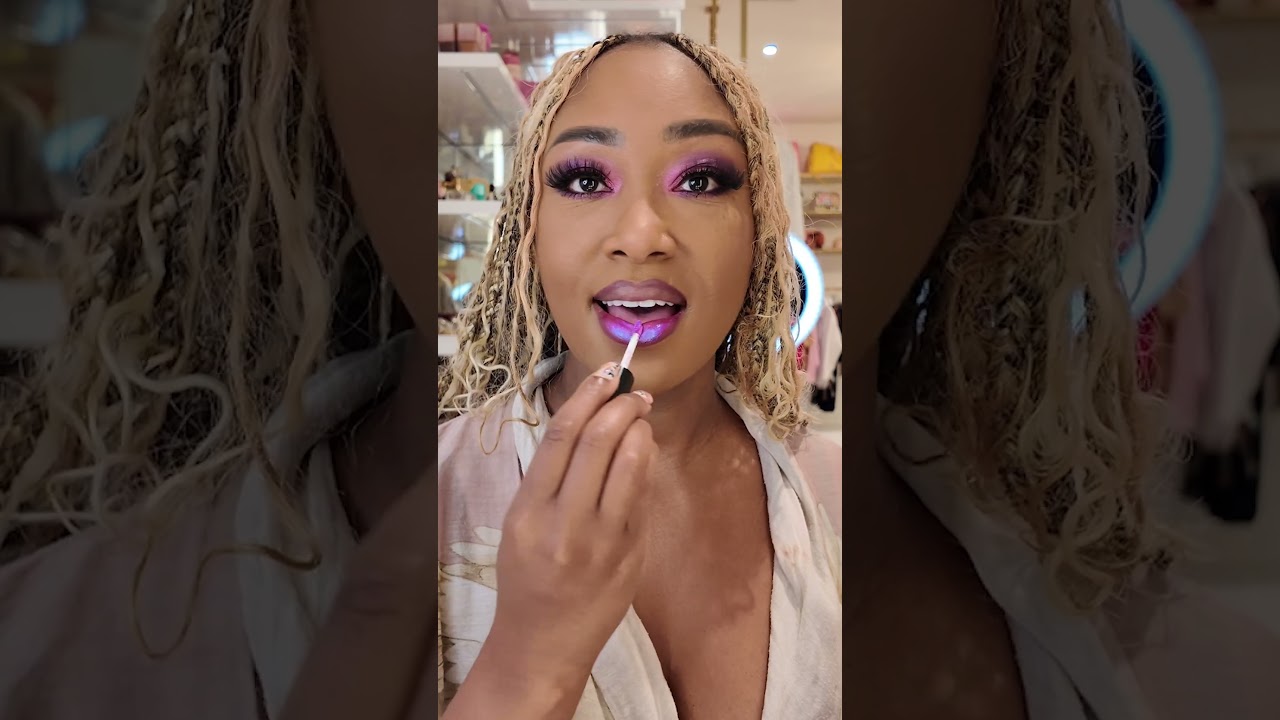 Наш бестселлер Aura Gloss дарит сияние, увлажнение и фирменное сияние SJ.