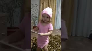 Смешные танцы. Смешные дети. Танцы маленьких детей приколы Смешные танцы. Смешные дети. Танцы маленьких детей приколы