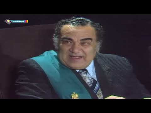 فيديو فصلان ضحك مع قفشات الزعيم عادل إمام من مسرحية | شاهد ماشفش حاجة