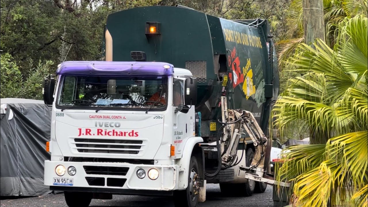 MidCoast garbage - recycler body