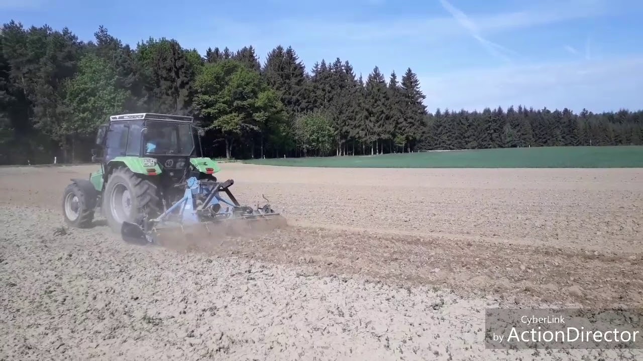Beim Maisland herrichten mit Deutz Dx 4.17