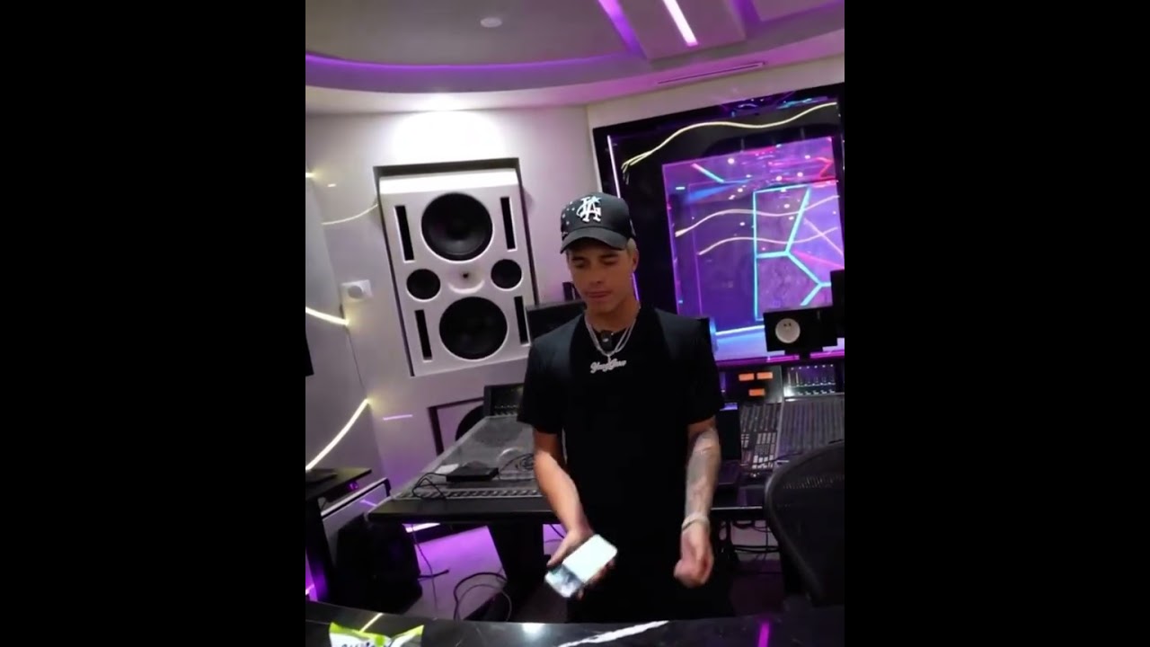 WHERE TF THE PARTY AT #gavinmagnus #shortsfeed #shorts #unreleased