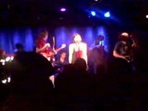 Krysta Rodriguez singing "Blue Hair"