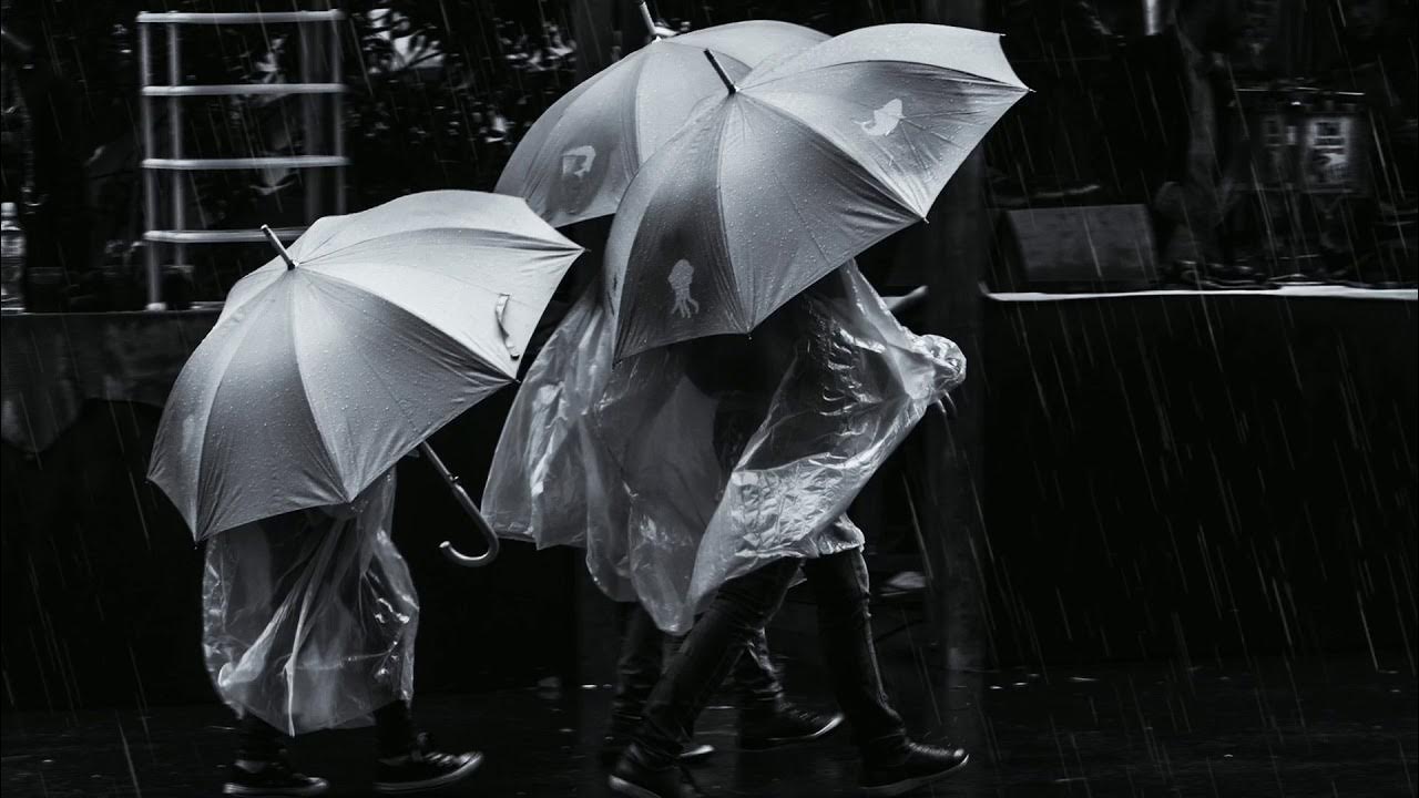 Переменные дожди. Люди прячутся от дождя. Fast rain. Fast rain. Ambient дождь.