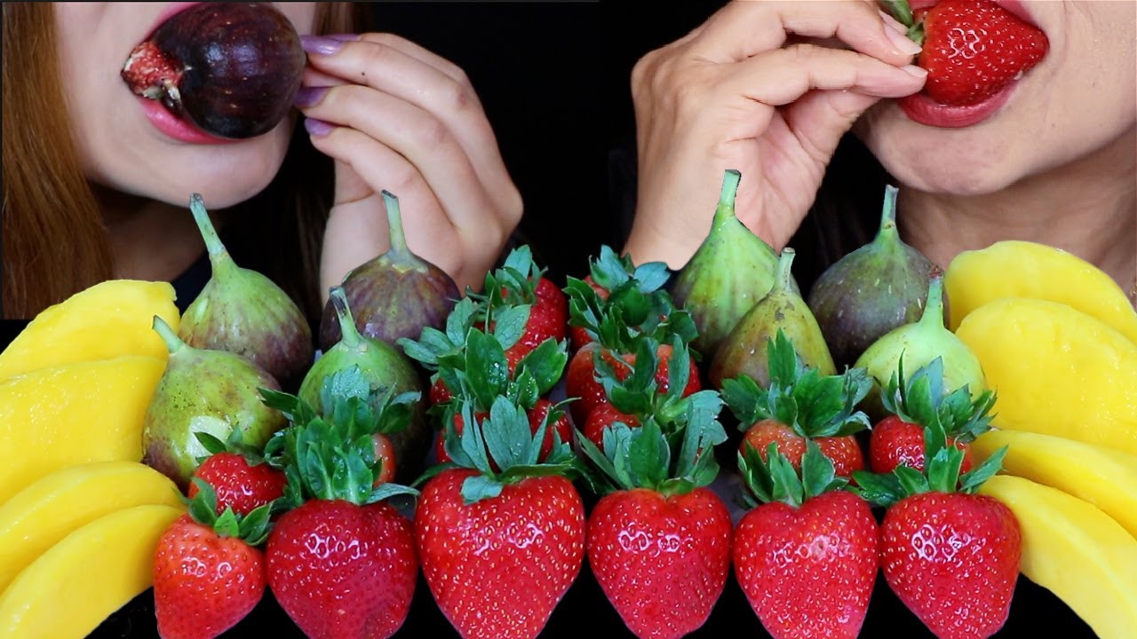 EATING FRESH STRAWBERRIES, HUGE TURKEY FIGS, MANGO *BIG BITES* EATING SOUNDS 먹방