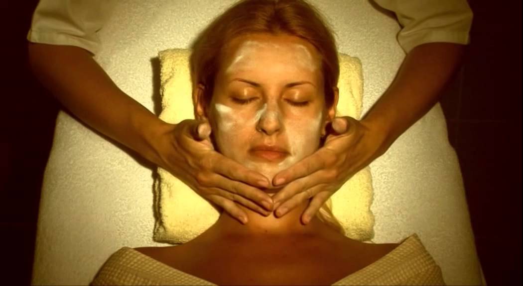 Пластический массаж лица и шеи