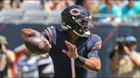 Justin Fields faster than Bo Jackson