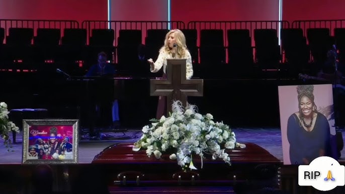 Beth Moore Pays Tribute To Mandisa During Her Funeral Life Celebration