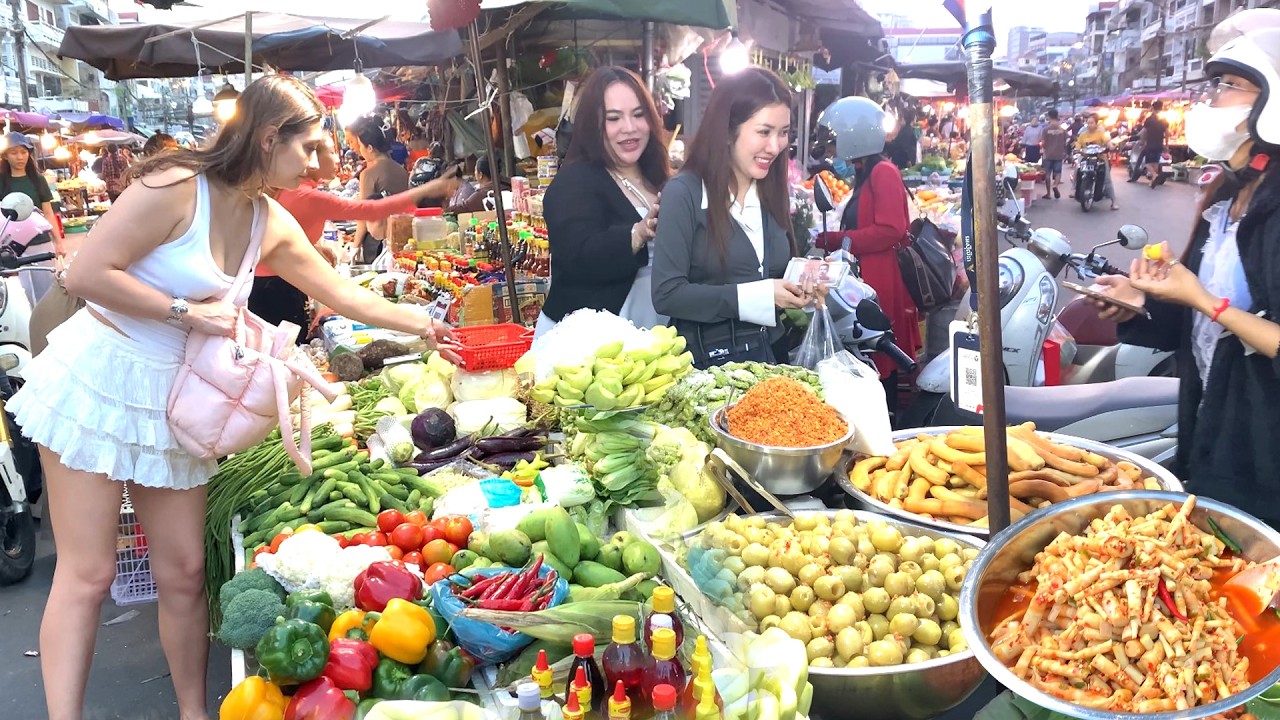 Best Cambodian Street Food Tour - Walking in Toul Tumpong & Boeung Trabek Market @ Various Fast Food
