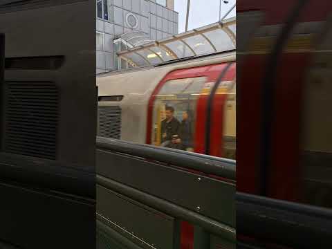 Picadilly 73 Stock Departing Hammersmith #shorts #trainspotting