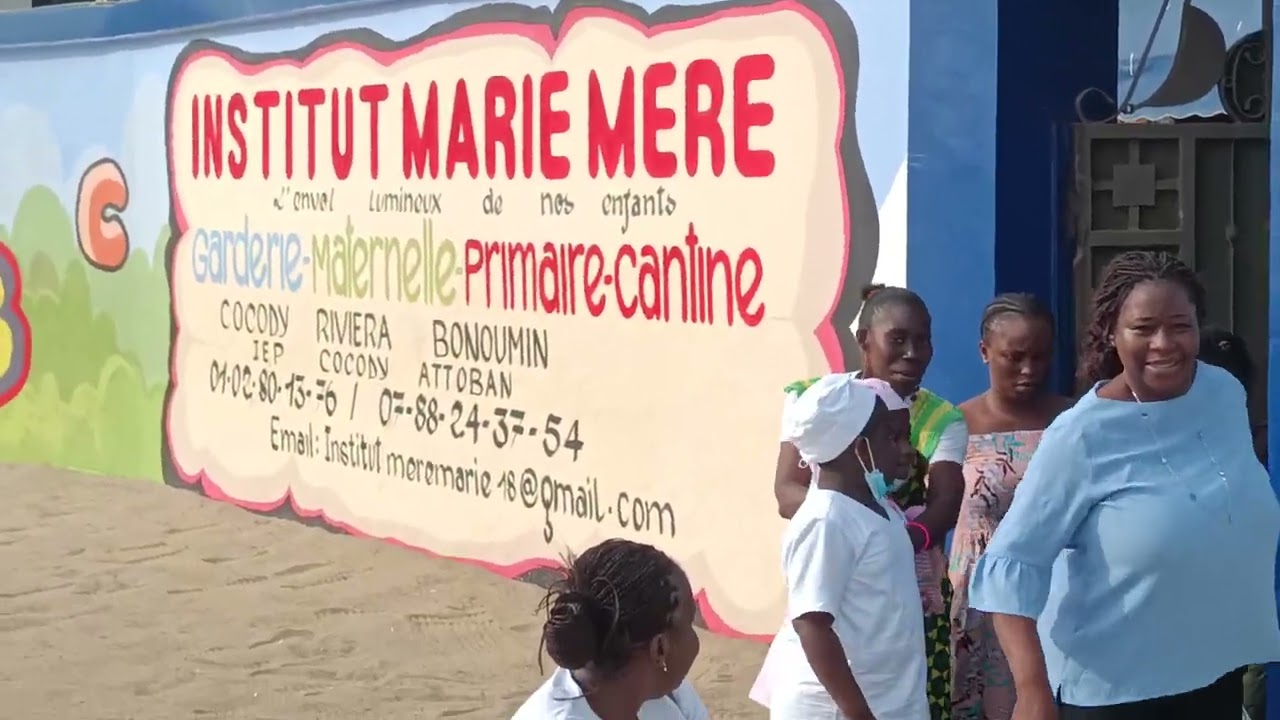 Ethan et Divine : Mardi gras à l'institut marie mère