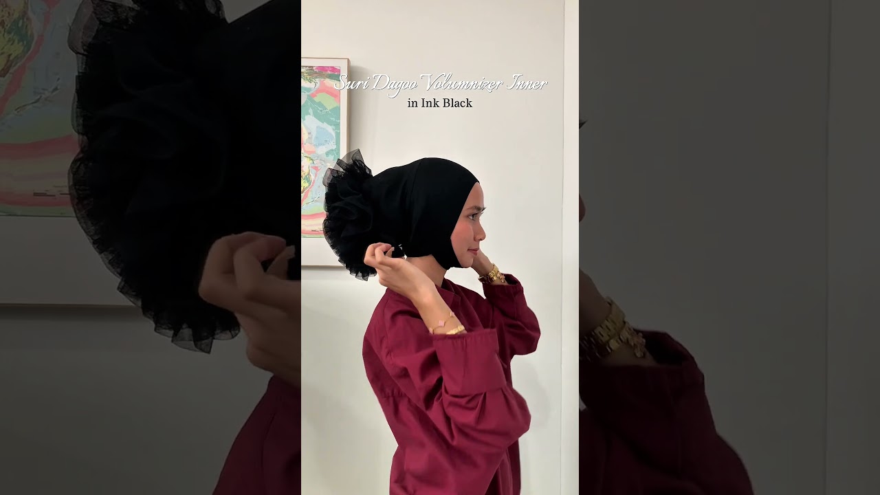 Meet the Suri Dagoo Volumizer Inner In Ink Black  &mdash; your go-to for a flawless hijab silhouette.