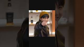 He looks so cute in that beanie 🎀🥹