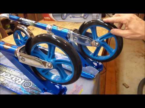 Unboxing and assembling Razor A5 Air scooter