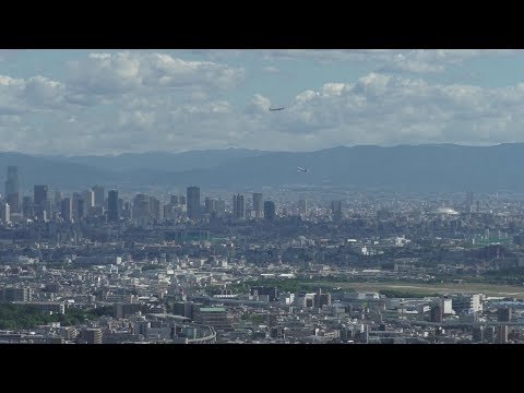 伊丹14R /JAL 777 逆ラン　ズームアウト ( 五月山 遊歩道 )