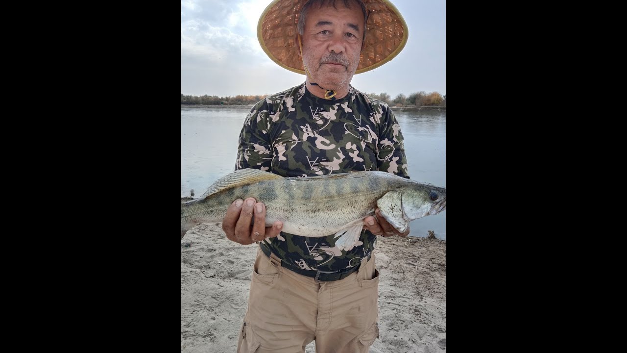 Yalang oyoqli sexy qizlar Yetuk ajoyib ayol kamerada yechindi