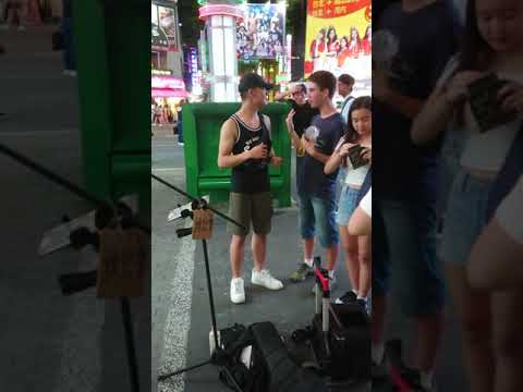 〖Perfect〗練懿樂 — JJ 林俊傑「慧眼青睞」的街頭好聲音！清亮的嗓音及純熟的演唱技巧，瞬間即能捉住路人的耳朵，令人驚艷！和行經西門町外國年輕友人進行音樂交流，彼此互動熱絡，成功拓展國民外交！