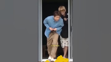 The Way Taehyung Wake Up Jungkook From Sleep 😂😯 #shorts #taehyung #jungkook