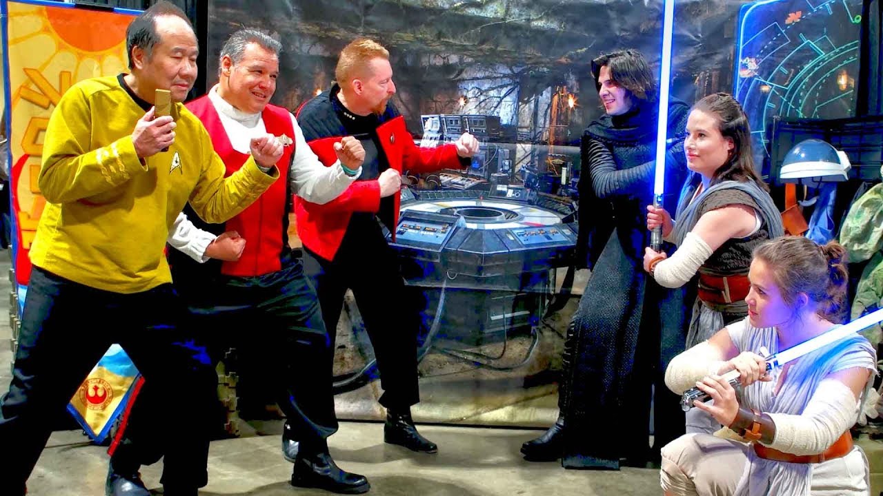 Highlights (Joe Keery) and Cosplay Fun in 4K -  Long Beach Comic Expo 2018