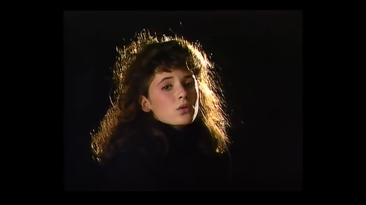 Elsa - T'en Va Pas (Clip Officiel)