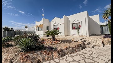 360.000€ / 3 Bed - 1 Bath Detached villa located in Calpe