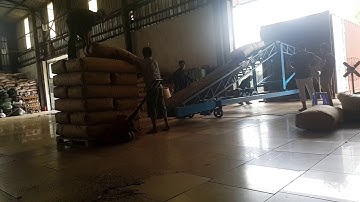 Băng tải bốc xếp hàng lên container